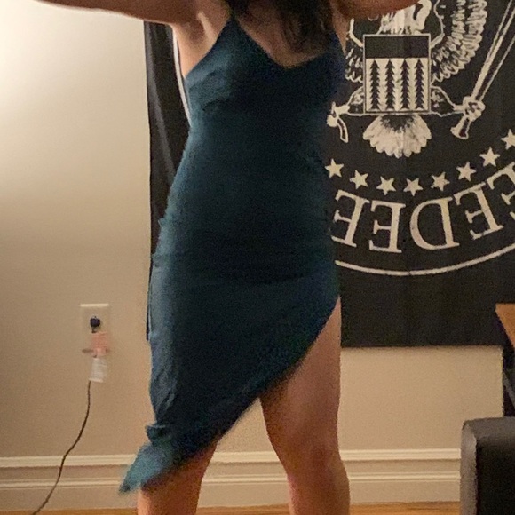 Worn once for only 2 hours, basically new. No stains, no damage. - Picture 2 of 2